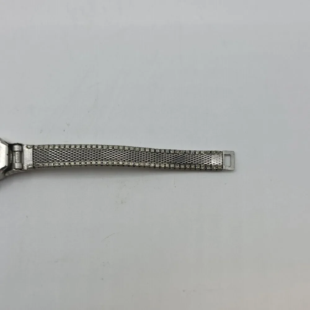 *Vintage*Elgin Women's Watch Mechanical, Silver Dial, Steel Bracelet, runs good.